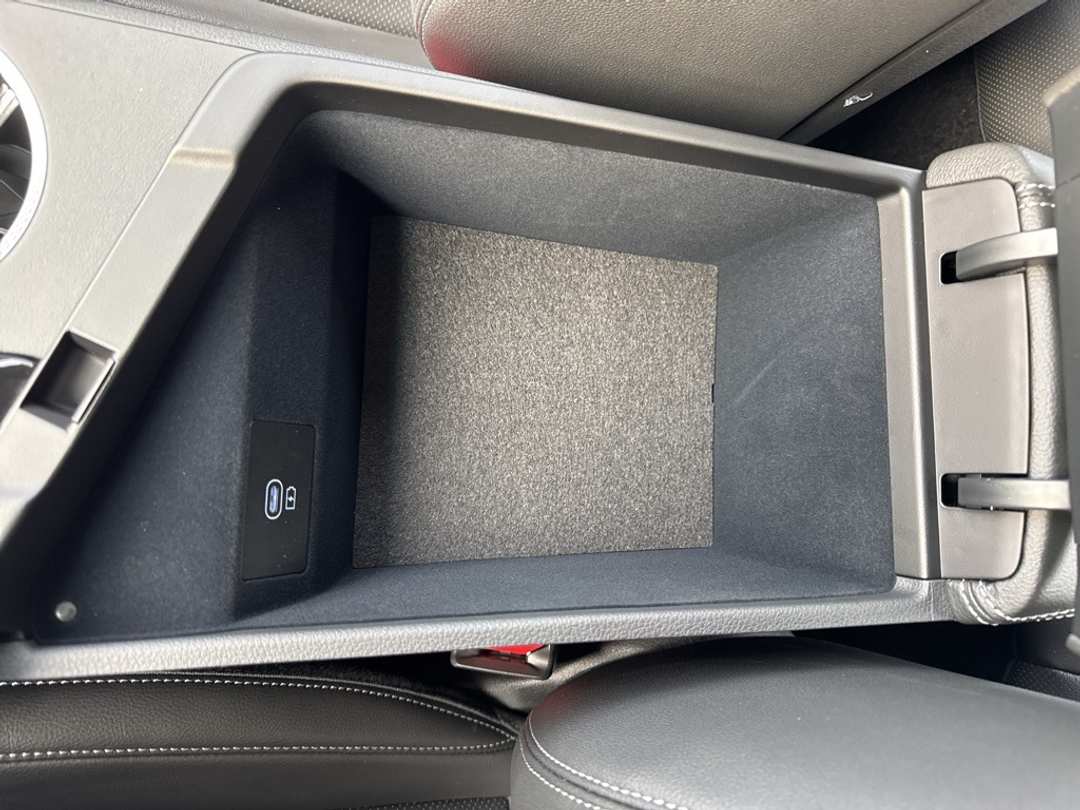 2026 Genesis G70 2.5T - Image 26