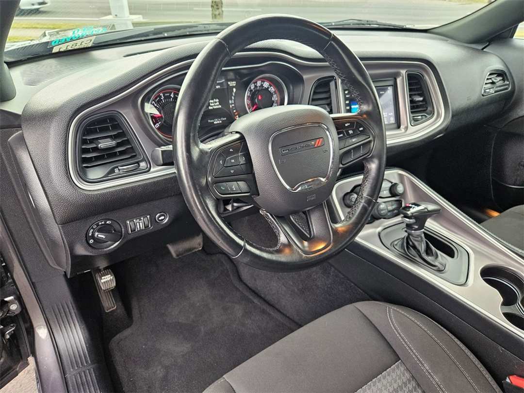 2022 Dodge Challenger SXT - Image 13