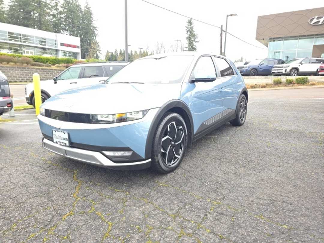 2024 Hyundai Ioniq 5 SE - Image 3