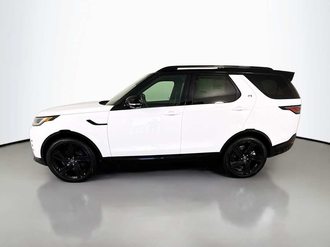 2026 Land Rover Discovery - Image 2