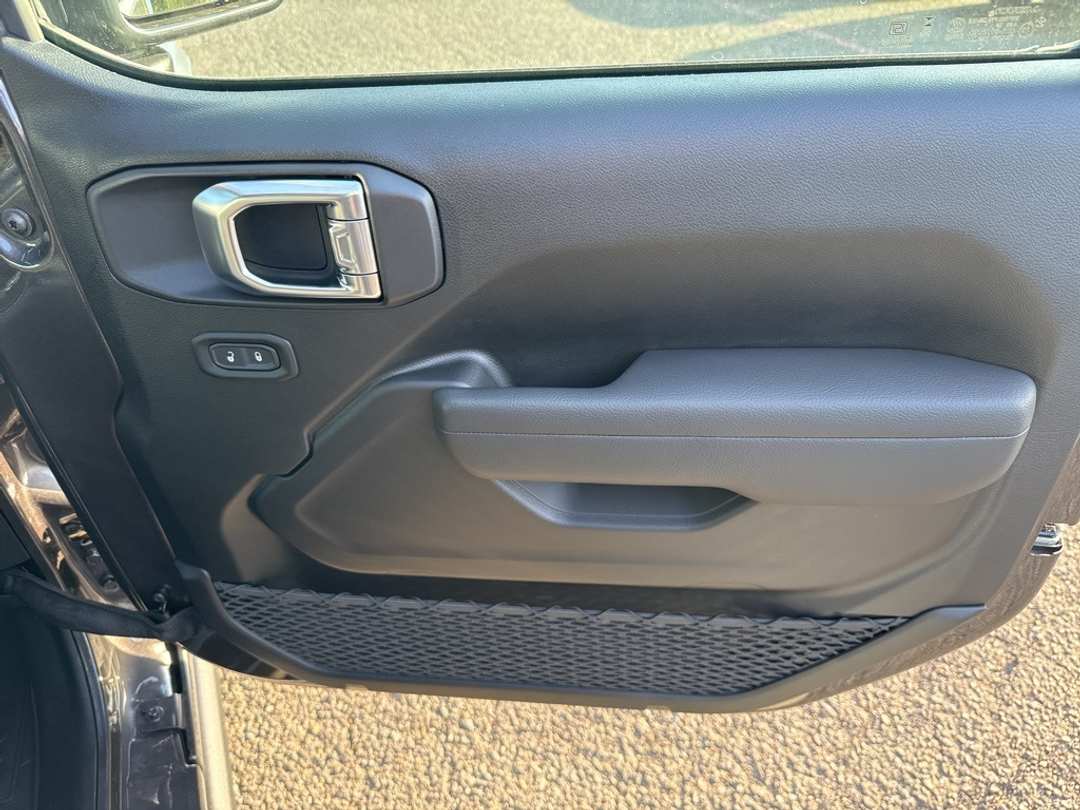 2026 Jeep Wrangler Willys - Image 30