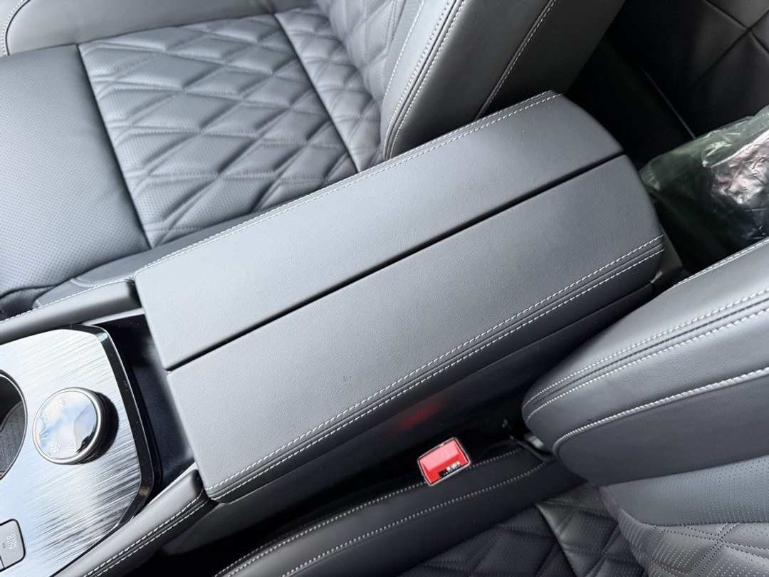 2026 Nissan Rogue Platinum - Image 27