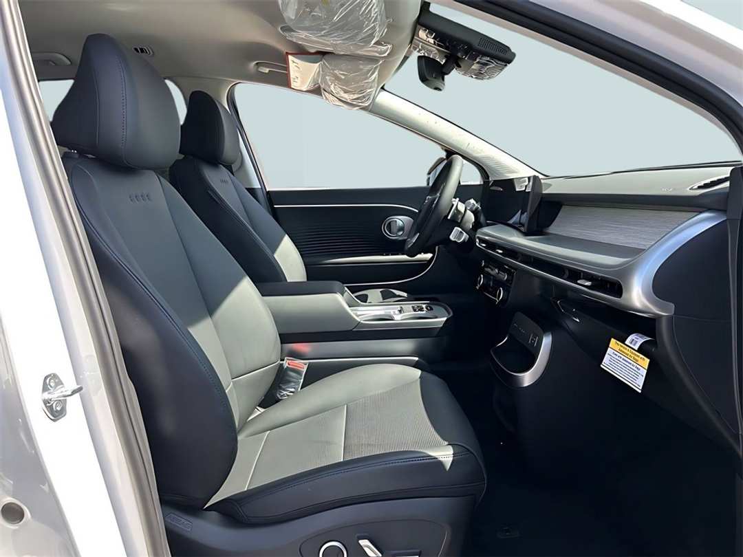 2026 Hyundai Ioniq 9 SEL - Image 26