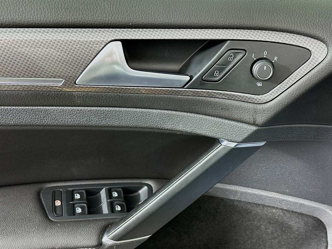 2017 Volkswagen Golf Alltrack TSI S - Image 18