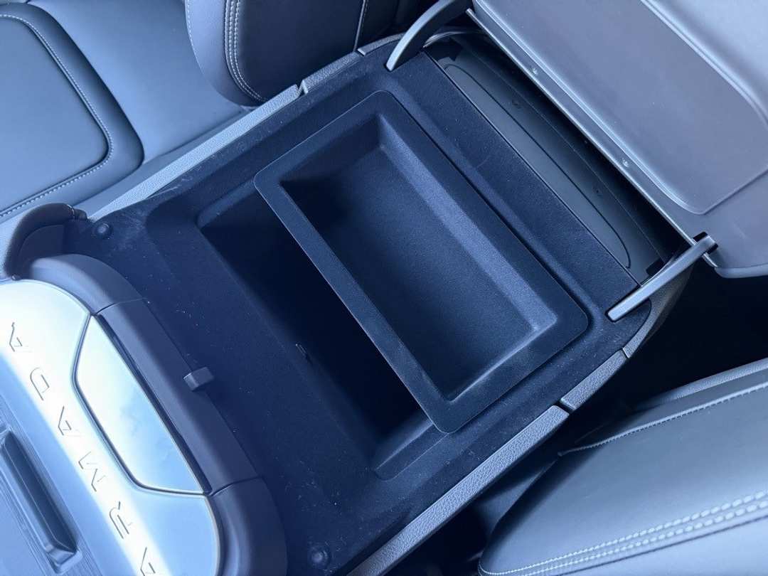 2026 Nissan Armada SV - Image 29