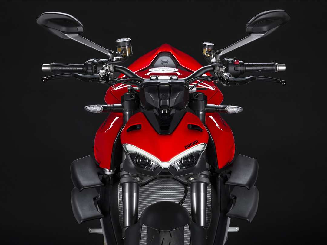 2025 Ducati Streetfighter V4 - Image 11