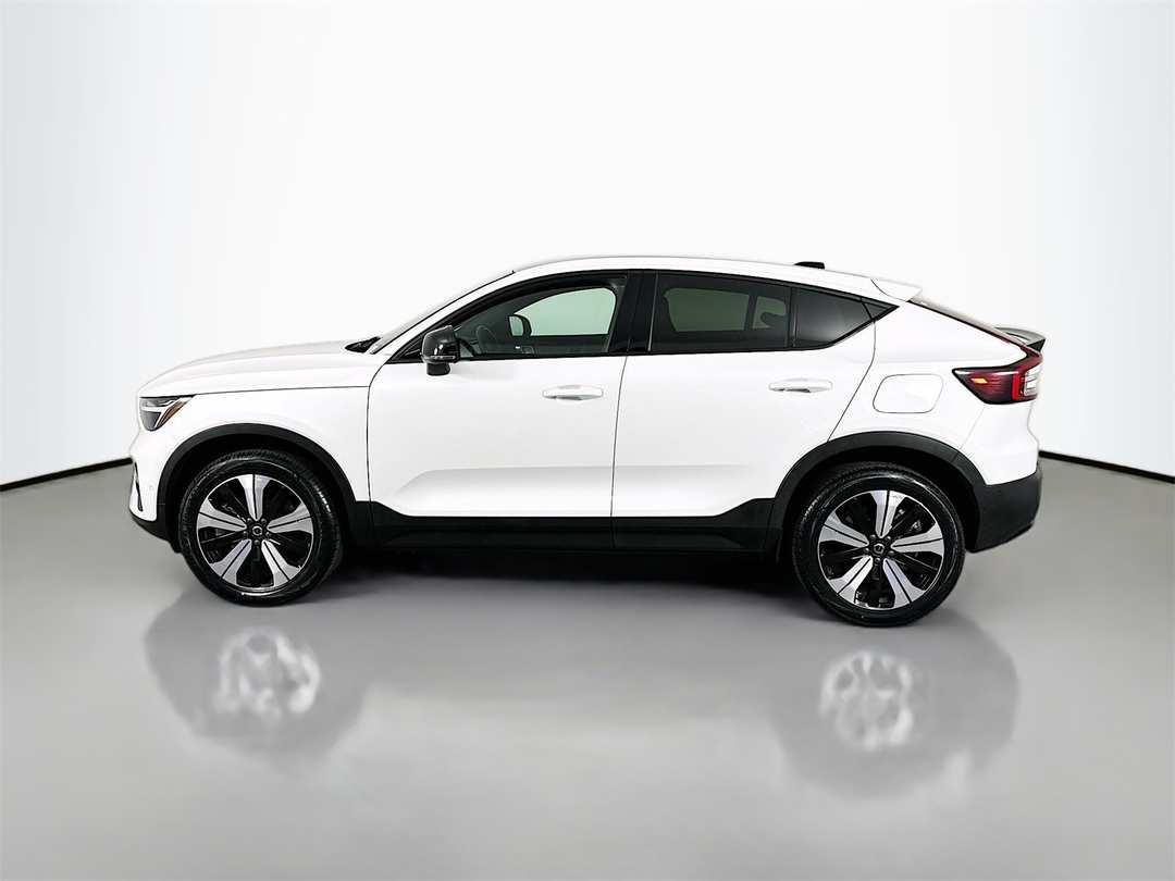 2023 Volvo C40 Recharge Pure Twin Plus - Image 4