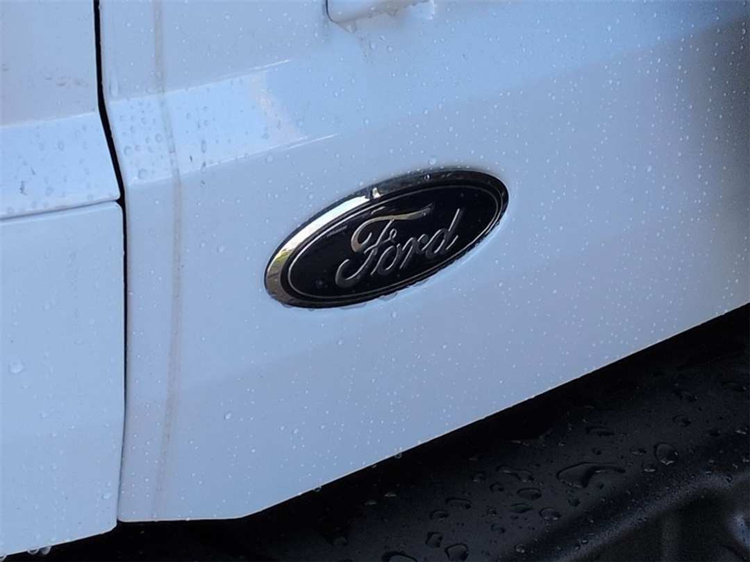 2025 Ford Bronco Outer Banks - Image 24