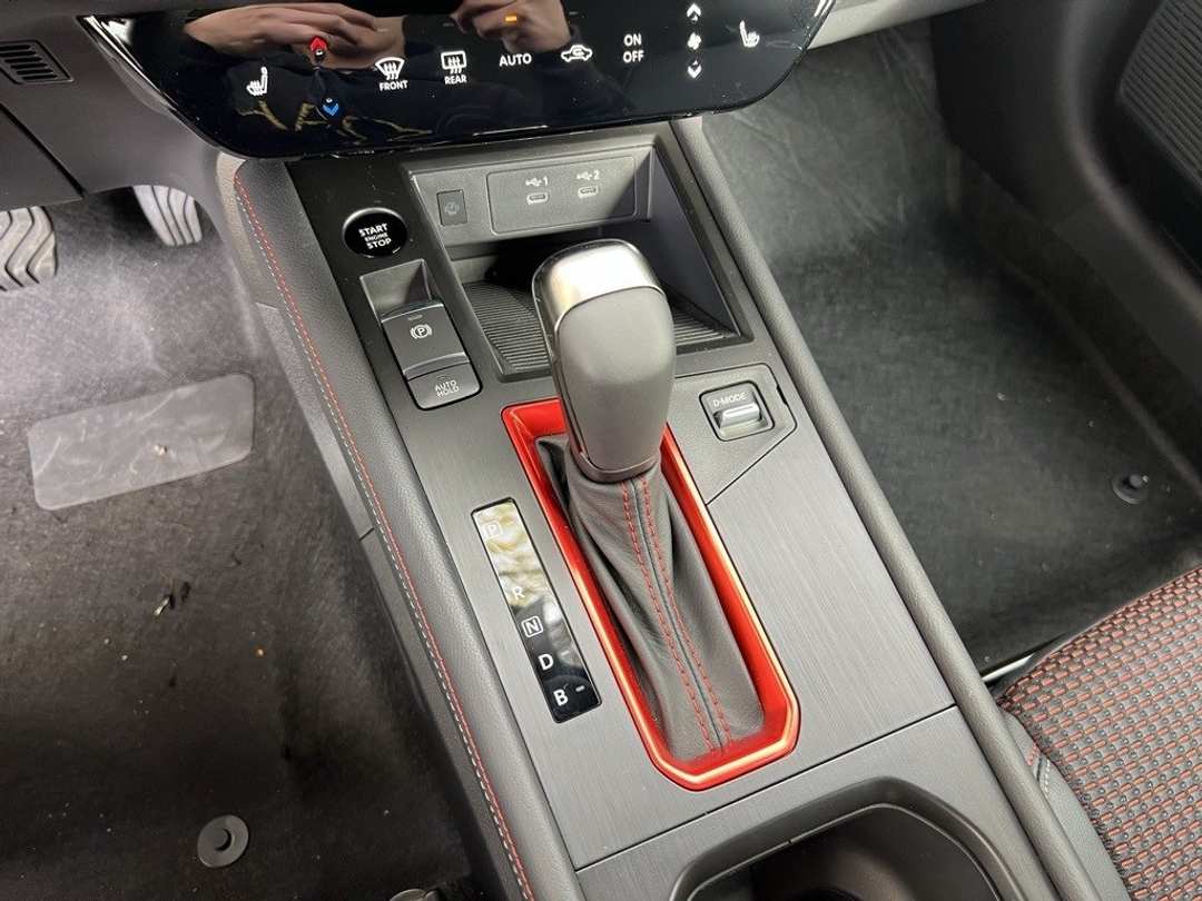 2026 Nissan Kicks SR - Image 21