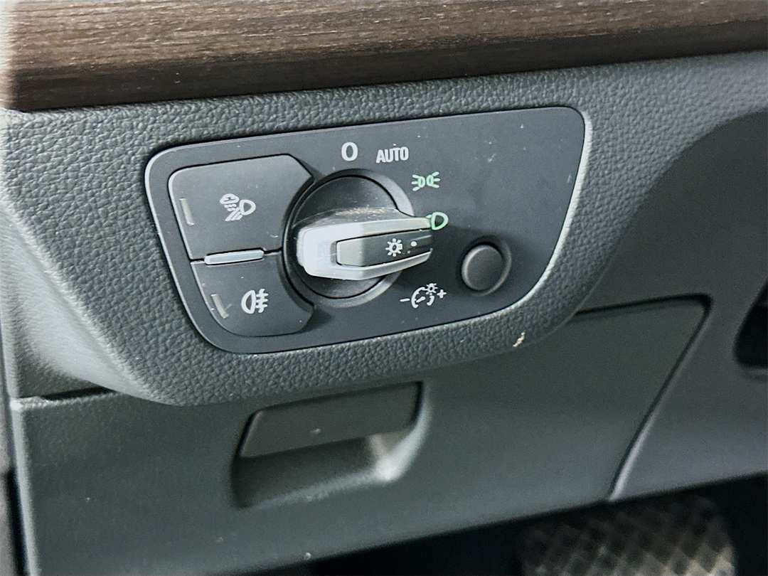 2022 Audi Q5 45 S line Premium - Image 10