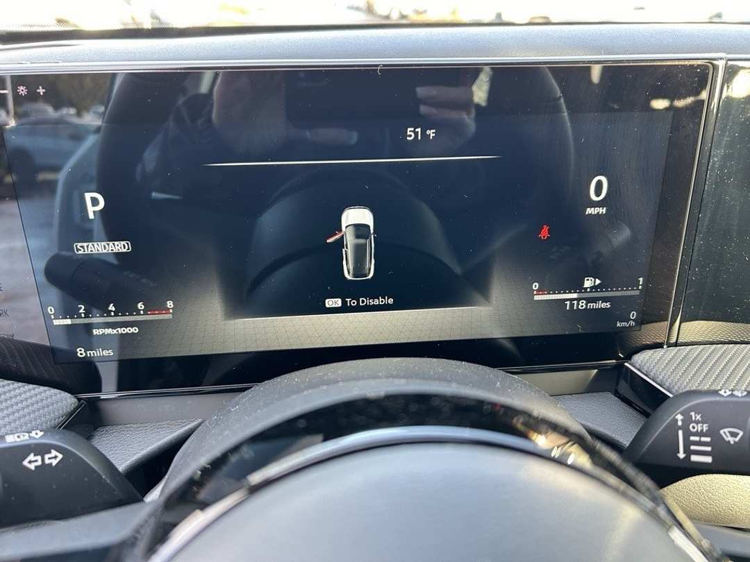 2025 Nissan Kicks SR - Image 15