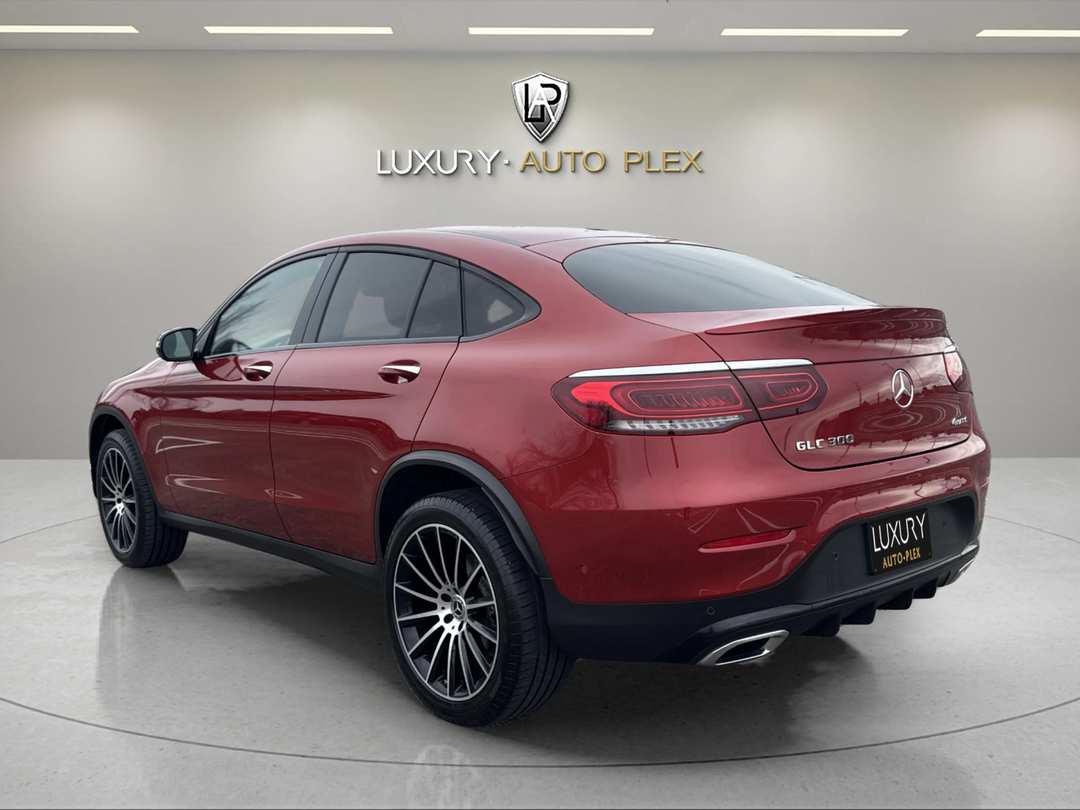 2021 Mercedes-Benz GLC GLC 300 AMG LINE LOW MILES SHARP - Image 3