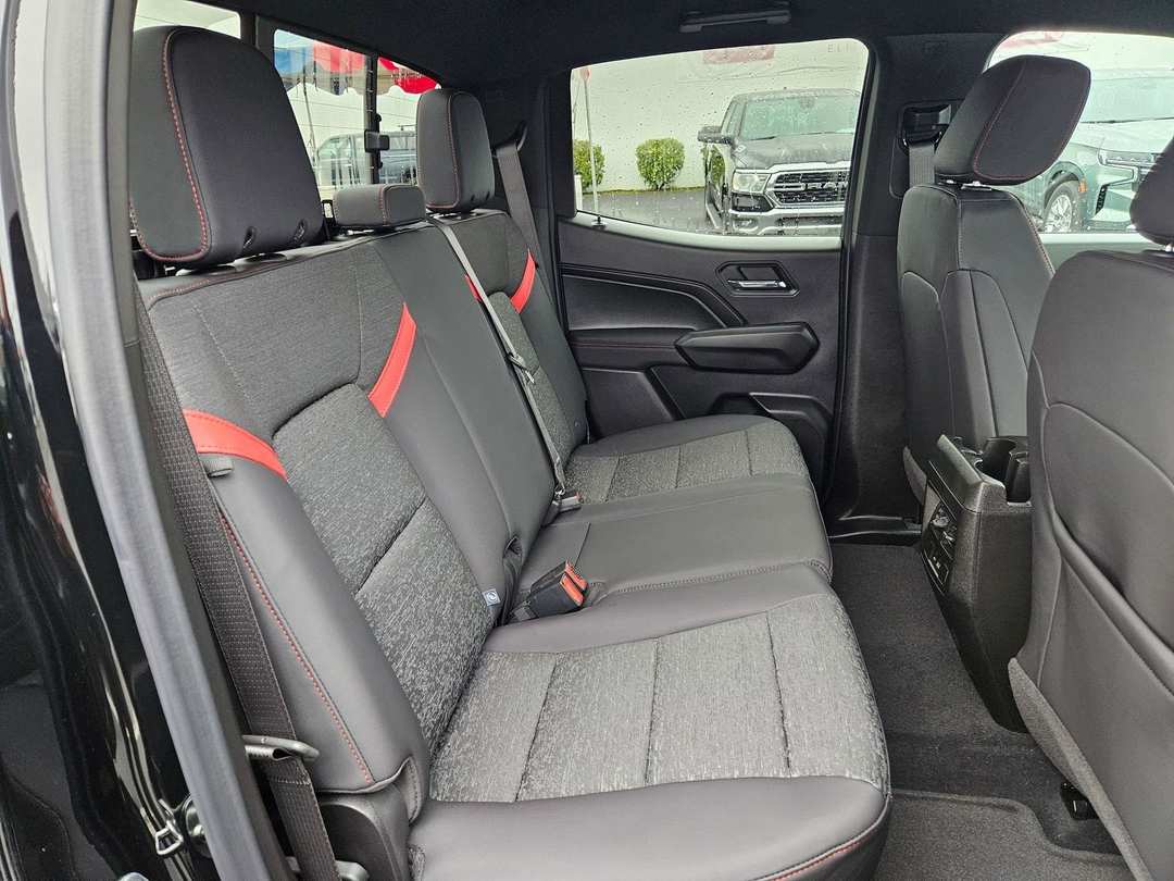 2026 Chevrolet Colorado Z71 - Image 39