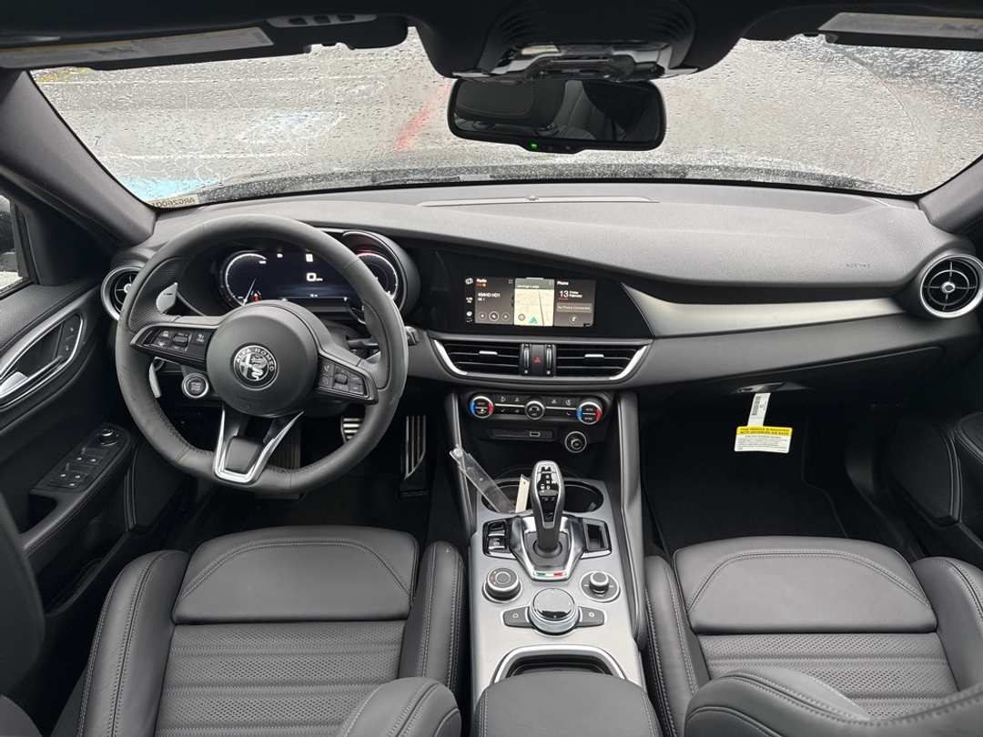2026 Alfa Romeo Giulia Base - Image 25