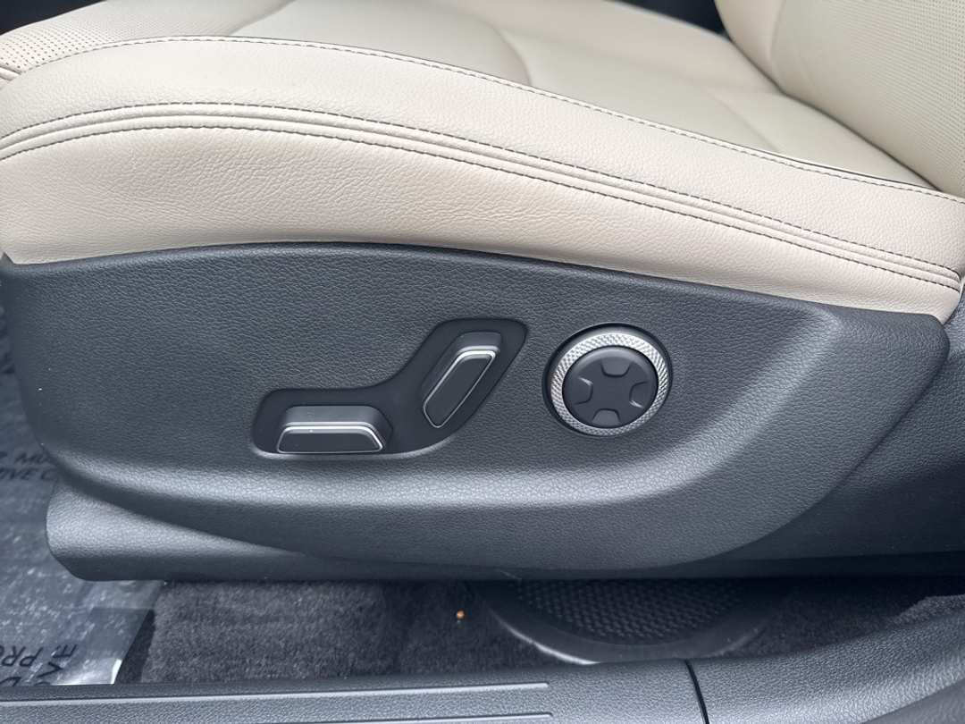 2026 Genesis Gv70 2.5T Advanced - Image 21