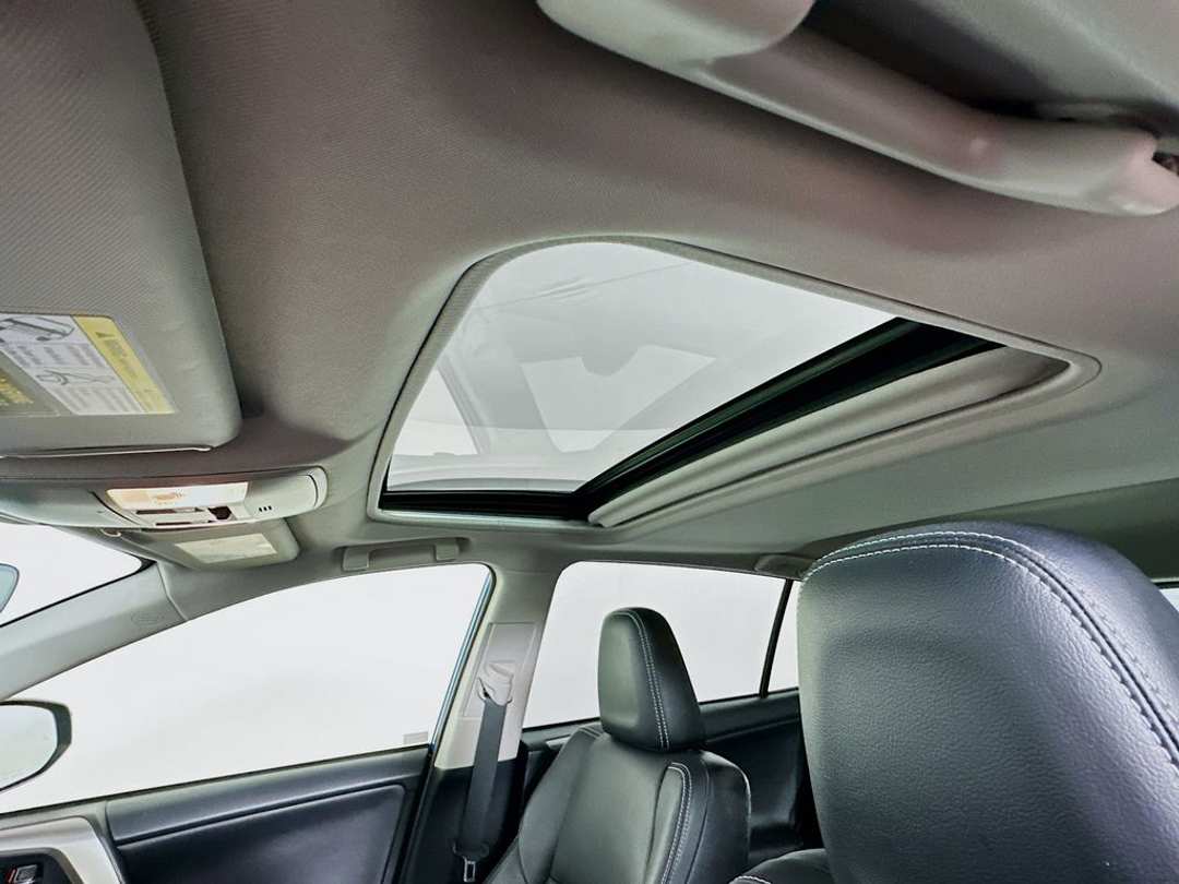 2018 Toyota Rav4 Limited - Image 23