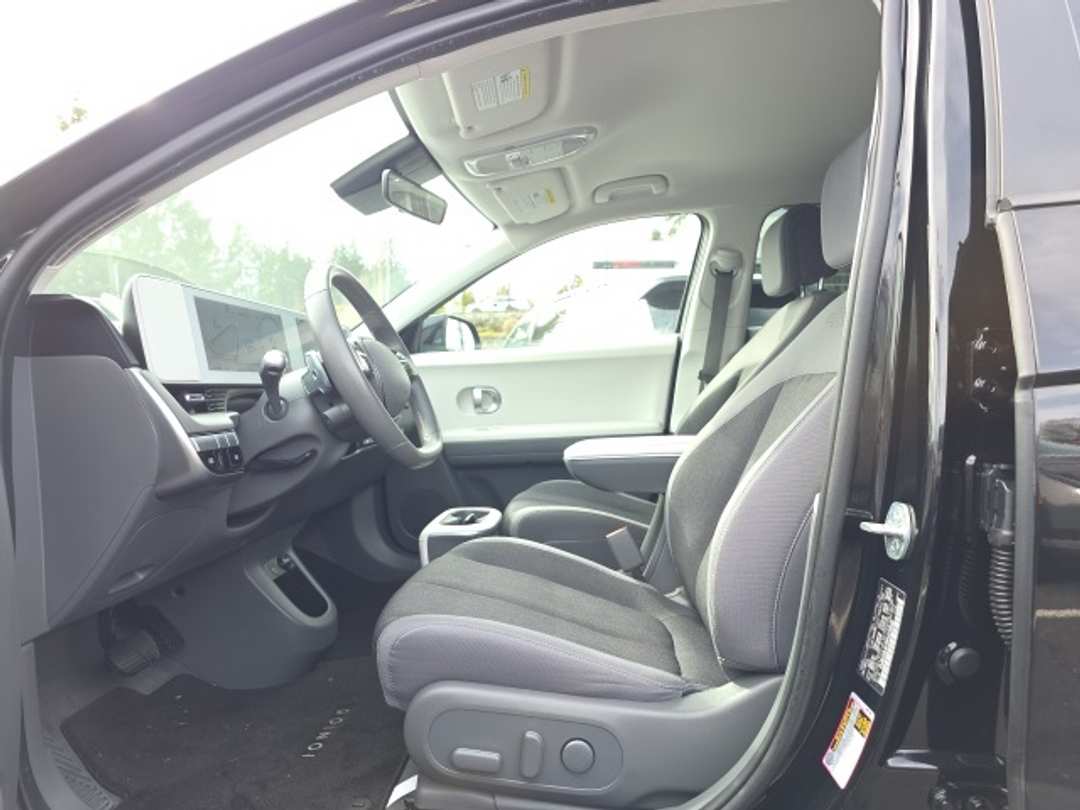 2023 Hyundai Ioniq 5 SE - Image 9