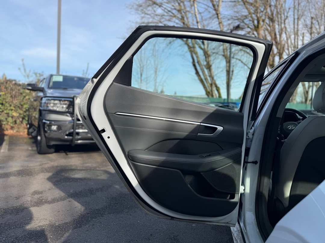 2021 Hyundai Sonata Limited - Image 19