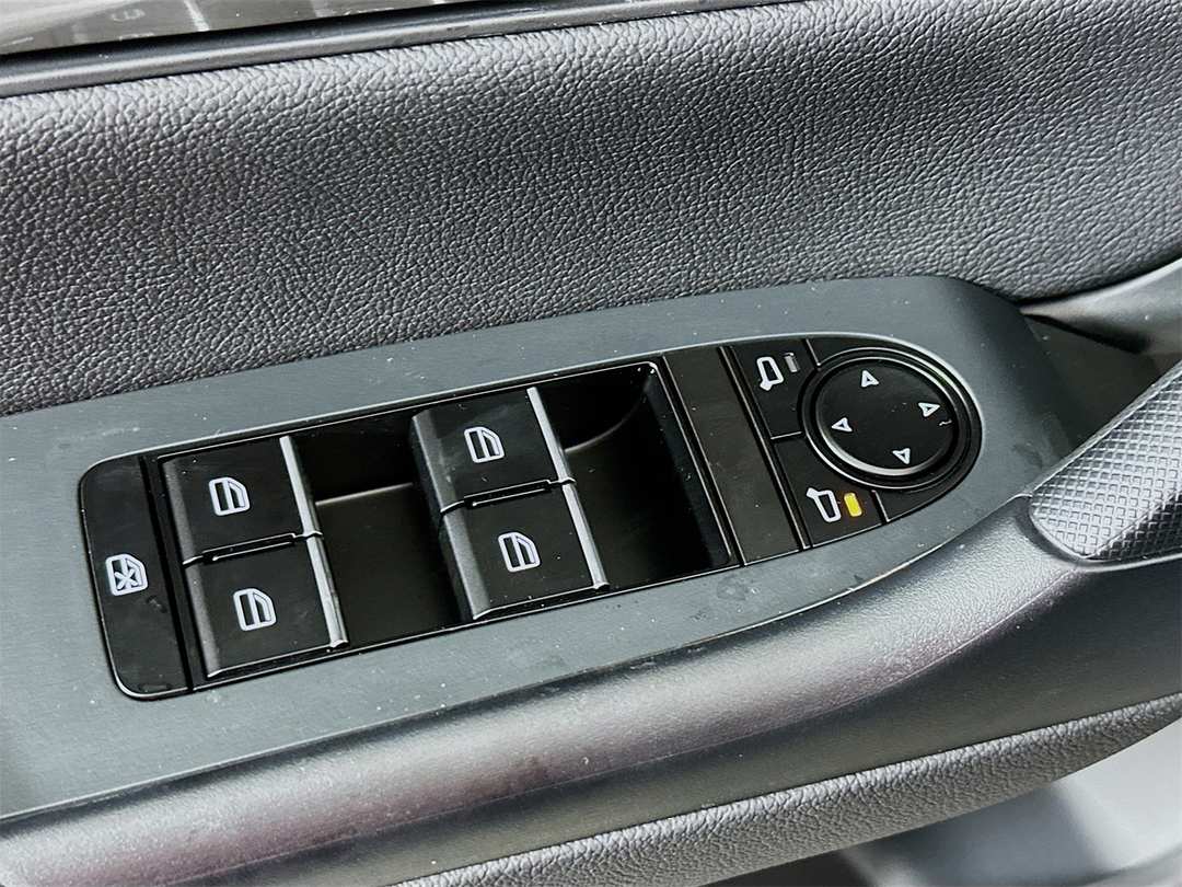 2026 MAZDA Cx-50 Premium - Image 18