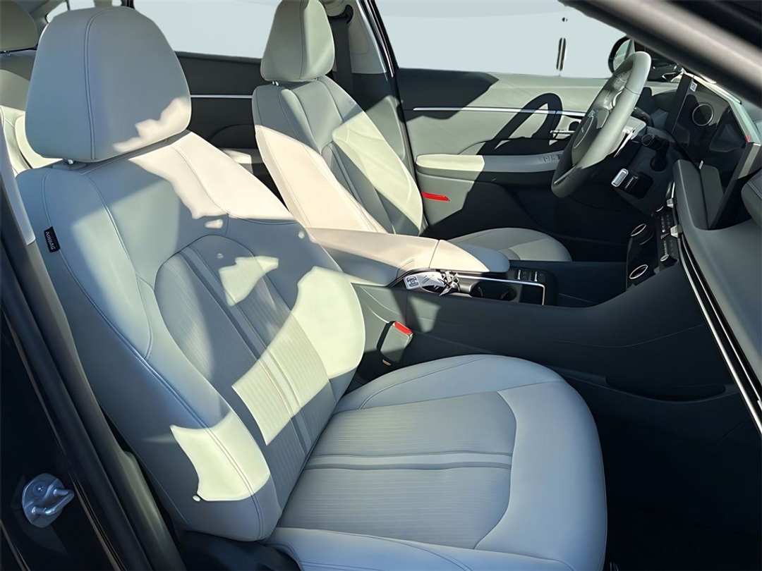 2026 Hyundai Sonata SEL Sport - Image 10