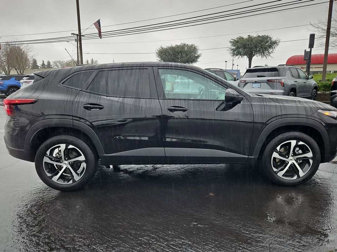 2025 Chevrolet Trax 1RS - Image 7