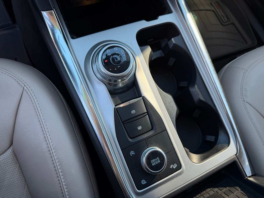 2022 Ford Explorer Limited - Image 26