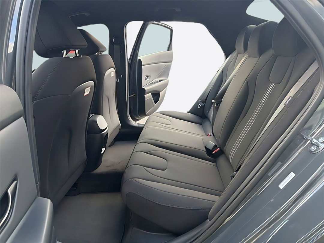 2026 Hyundai Elantra SEL Sport - Image 12