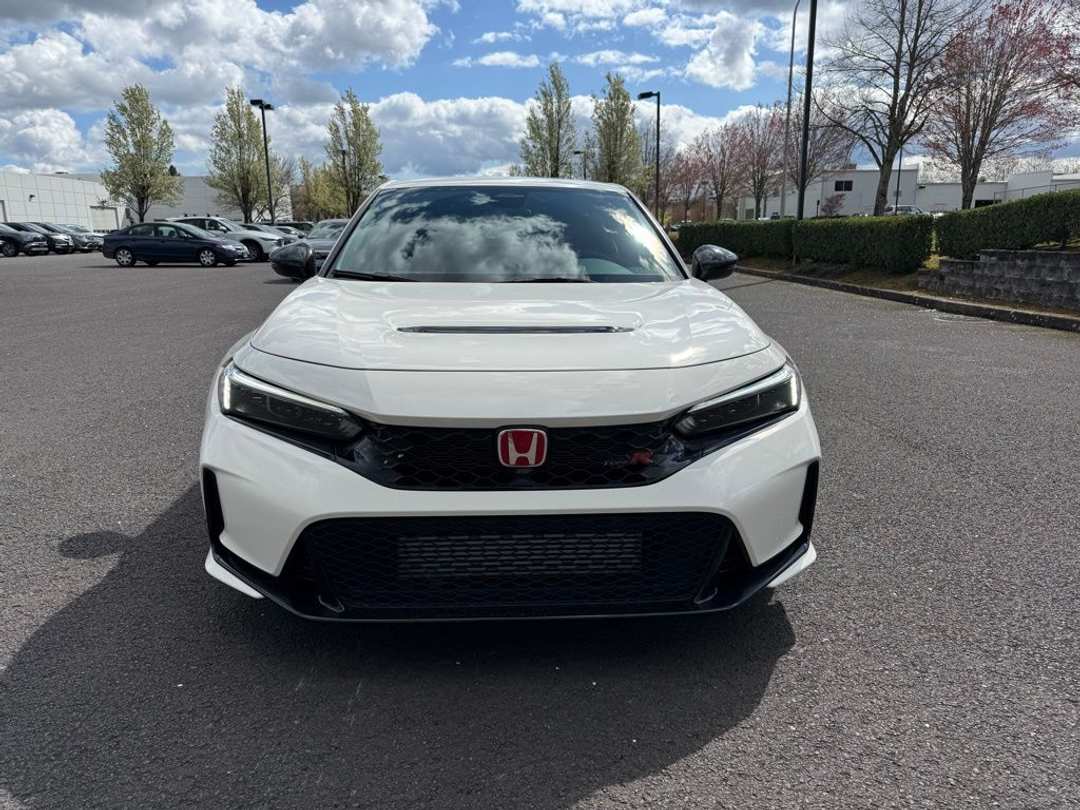 2024 Honda Civic Type R - Image 2