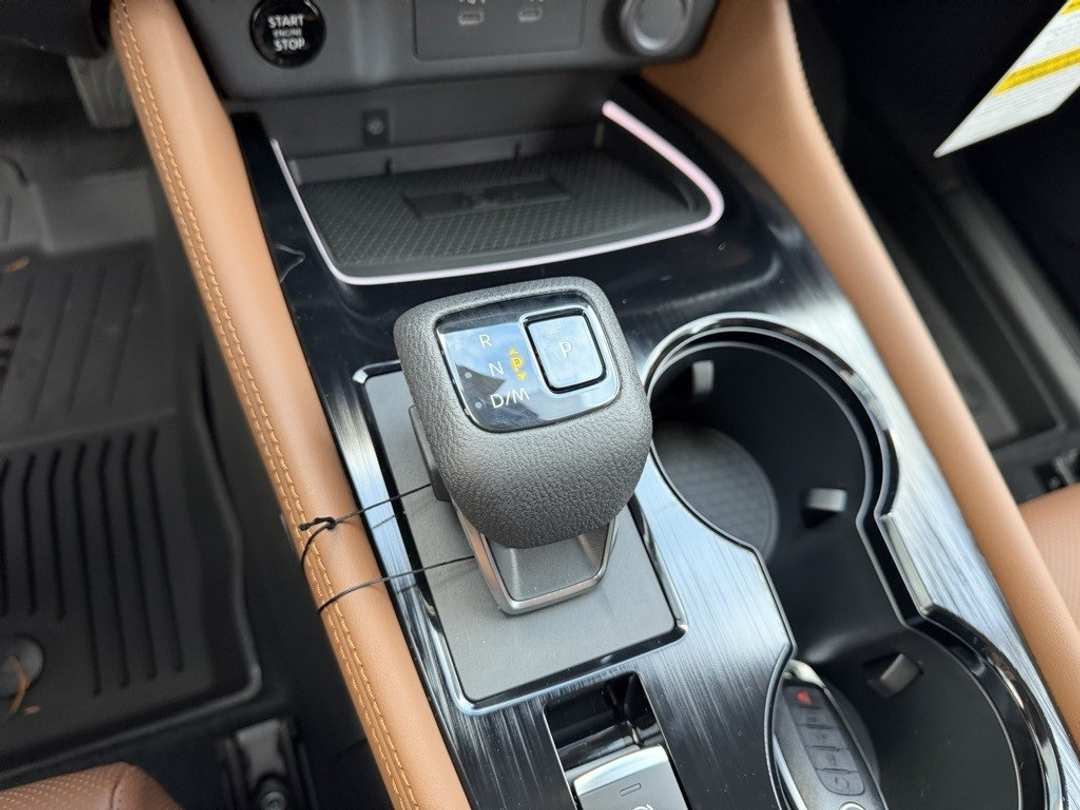 2026 Nissan Rogue Platinum - Image 24