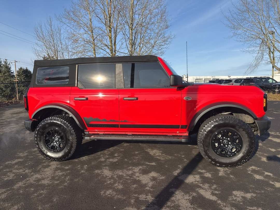 2022 Ford Bronco Wildtrak - Image 8