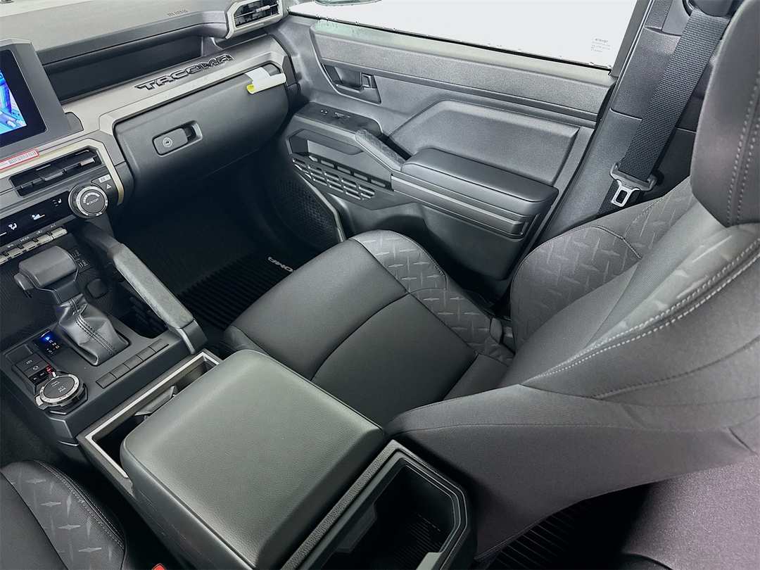 2025 Toyota Tacoma SR5 - Image 23
