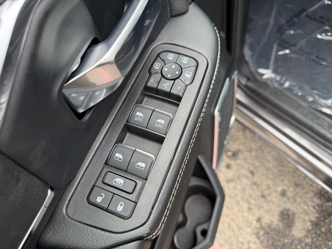 2026 Ram 2500 Laramie - Image 11
