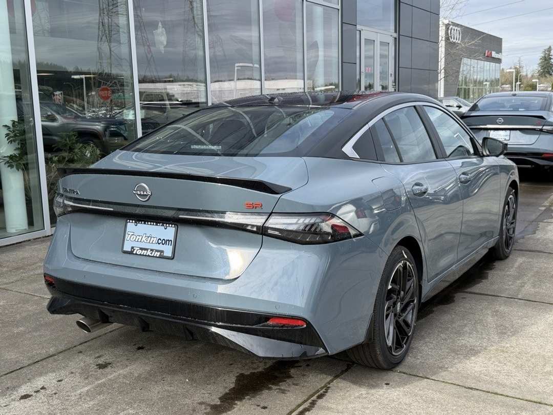 2026 Nissan Sentra SR - Image 7