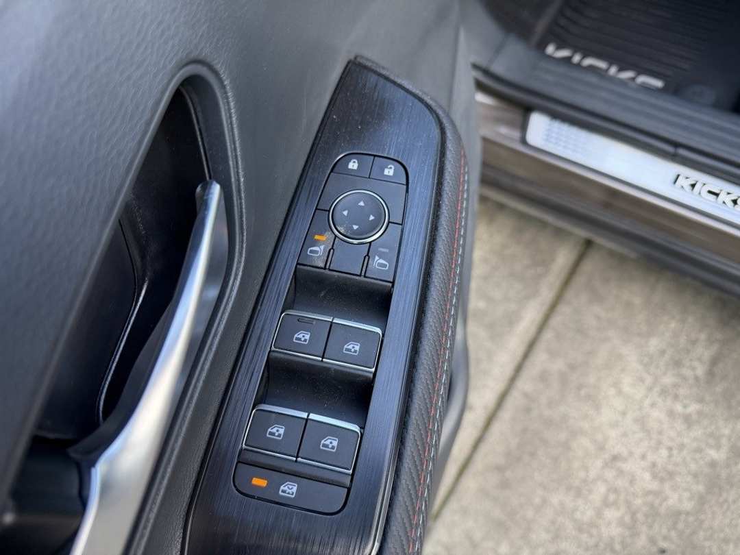 2026 Nissan Kicks SR - Image 12