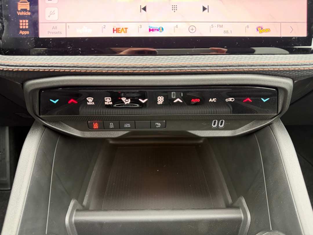 2026 Jeep Cherokee Laredo - Image 23