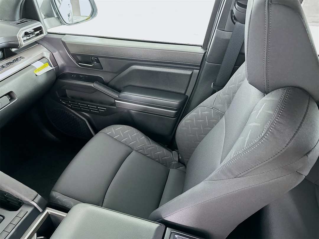 2025 Toyota Tacoma SR5 - Image 22