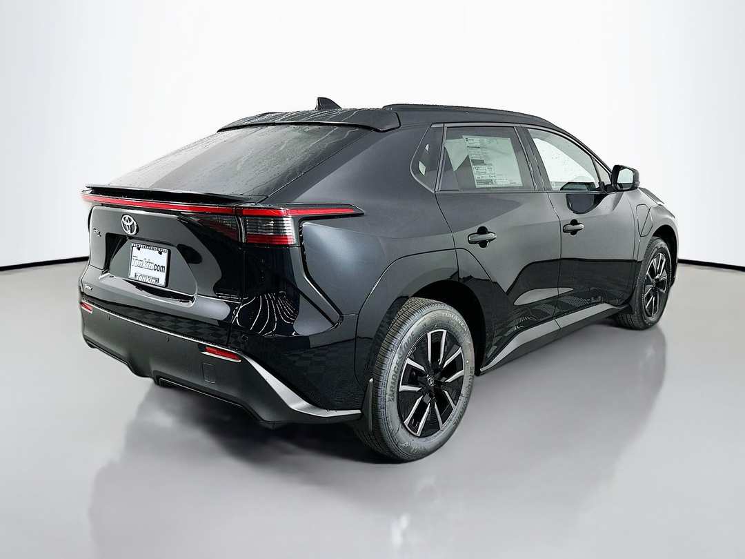 2026 Toyota Bz XLE Plus - Image 7