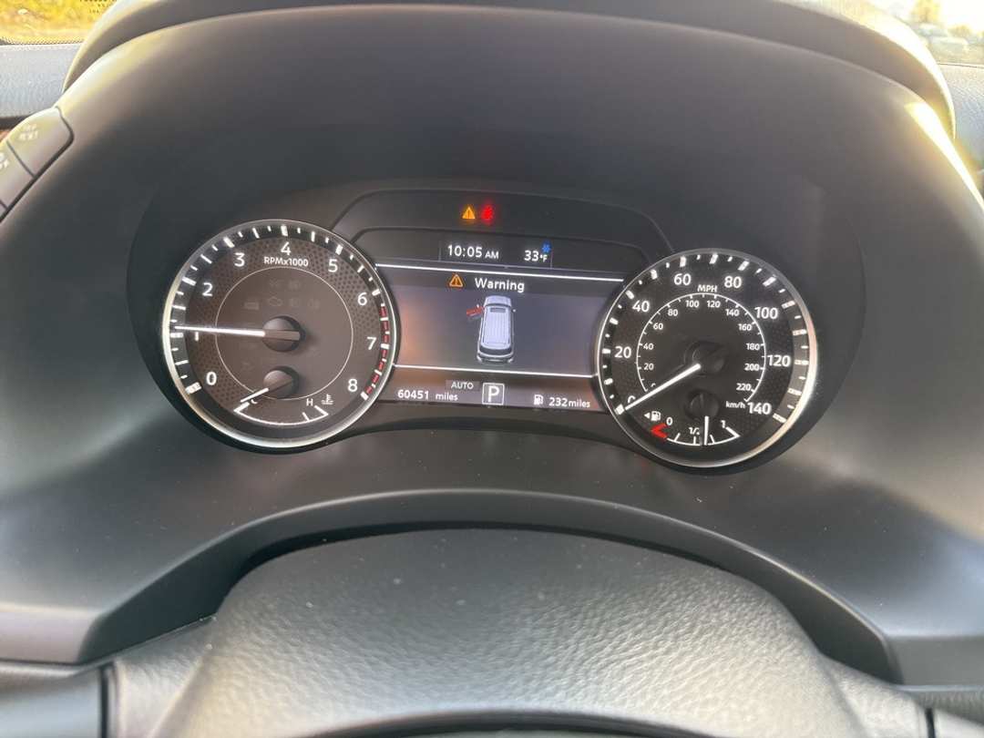 2023 Nissan Armada SL - Image 31