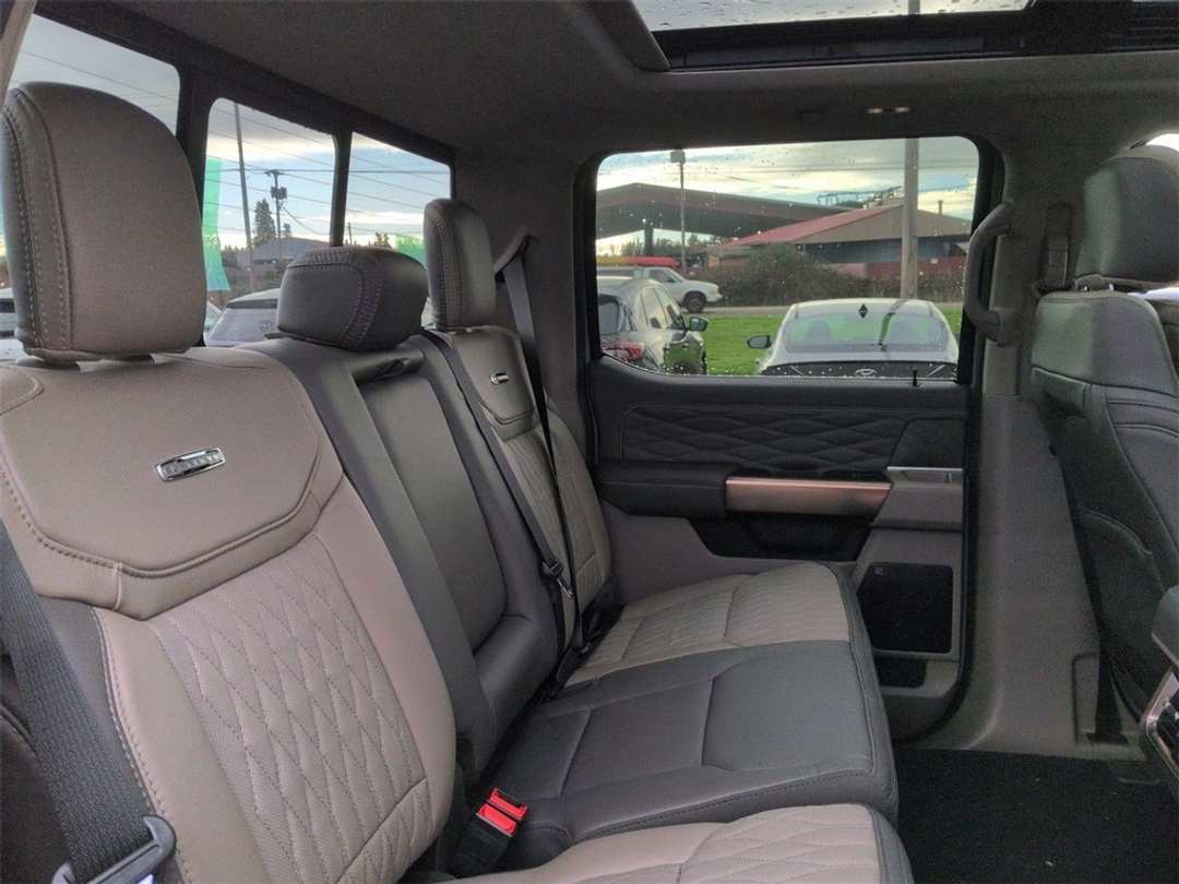 2026 Ford F-350Sd Platinum - Image 30