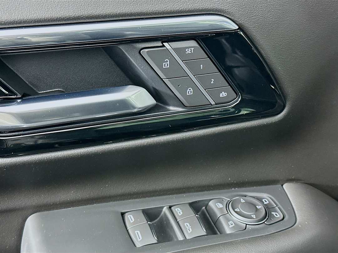 2026 Chevrolet Tahoe High Country - Image 18