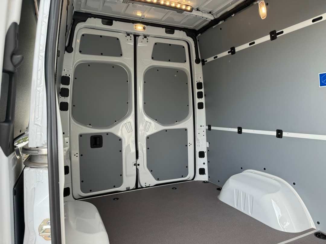 2024 Mercedes-Benz Sprinter 3500 Cargo 144 WB - Image 11