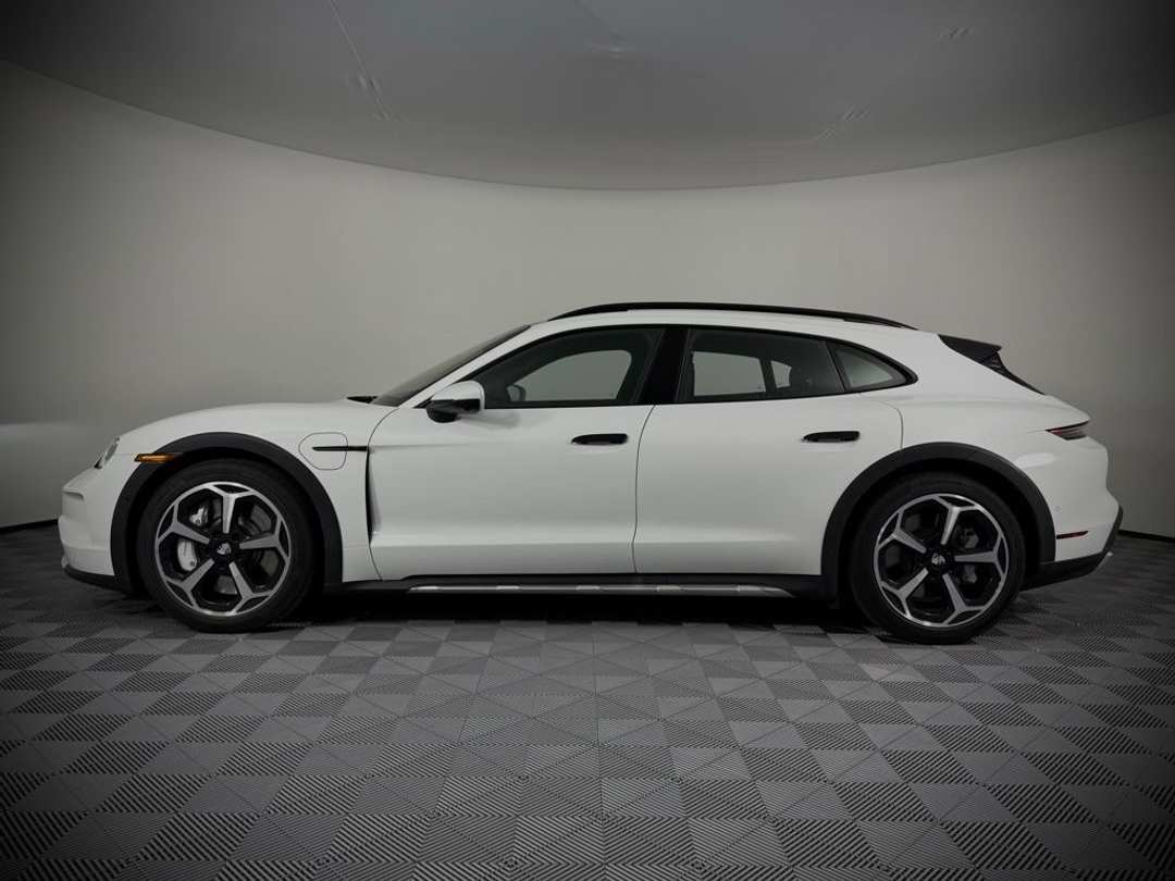 2025 Porsche Taycan Cross Turismo 4S - Image 2