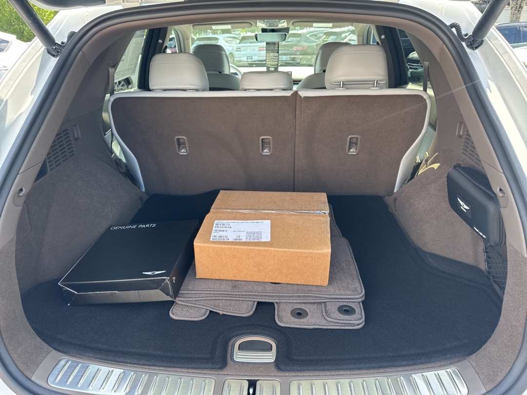 2026 Genesis Electrified Gv70 - Image 11