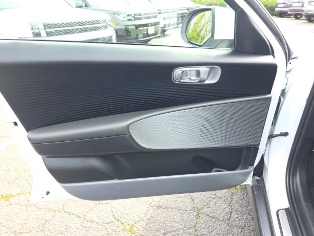 2024 Hyundai Ioniq 6 SE - Image 8