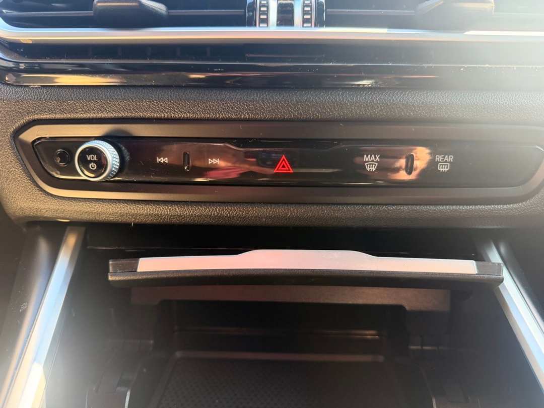 2023 BMW 3 Series 330e xDrive - Image 37