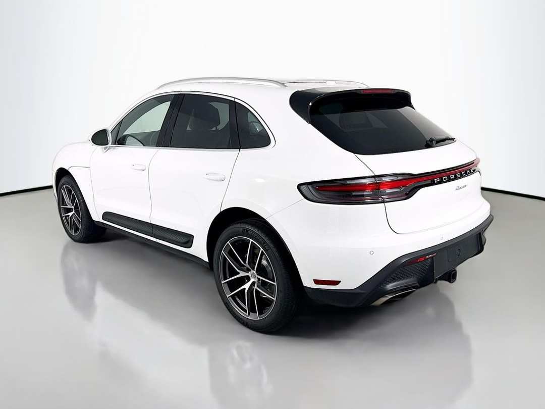 2023 Porsche Macan - Image 3