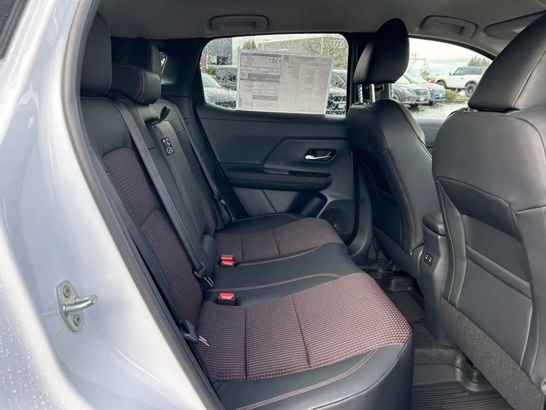 2025 Nissan Kicks SR - Image 27