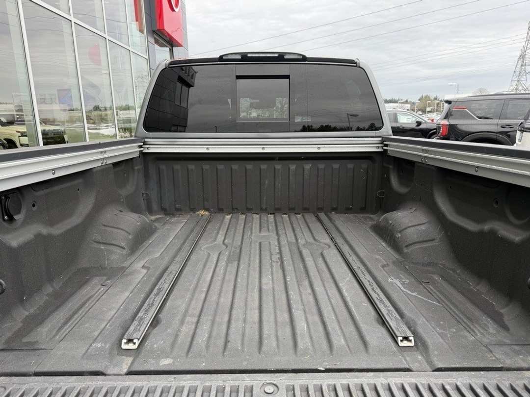 2020 Nissan Titan SV - Image 10