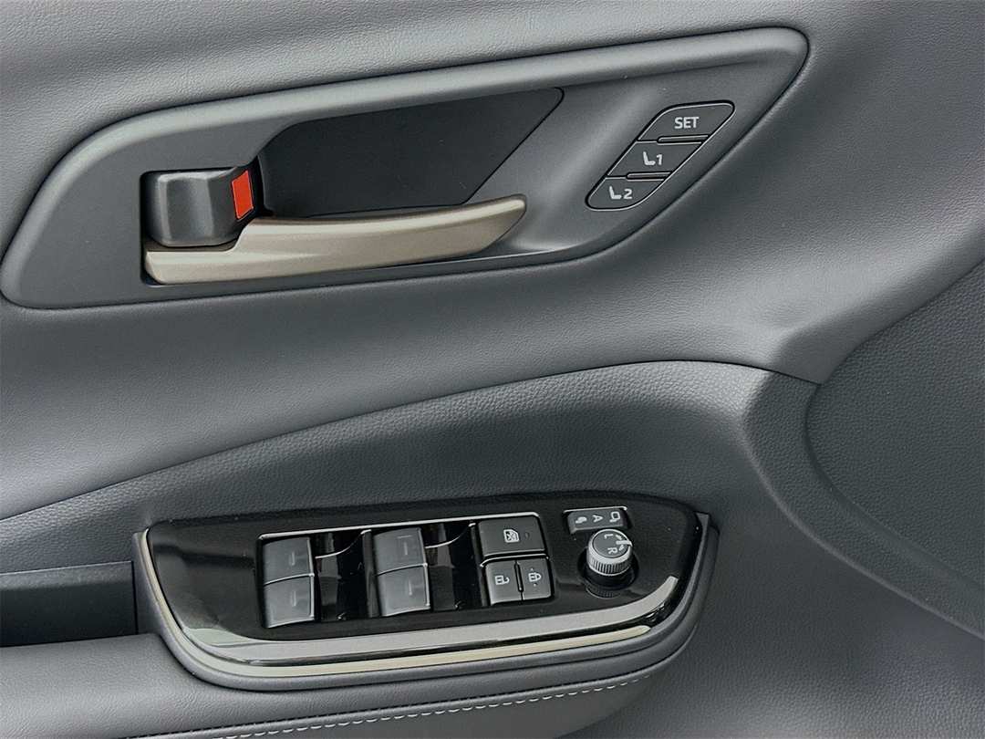 2026 Toyota Crown Platinum - Image 18