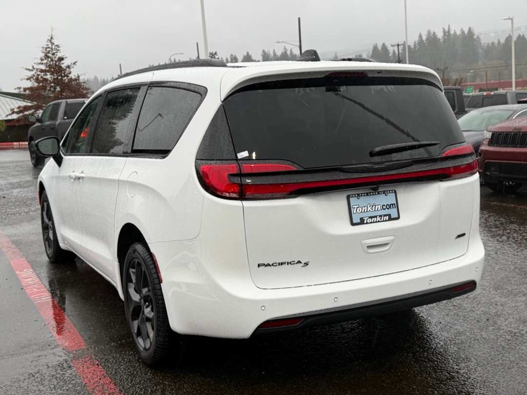 2026 Chrysler Pacifica Select - Image 6